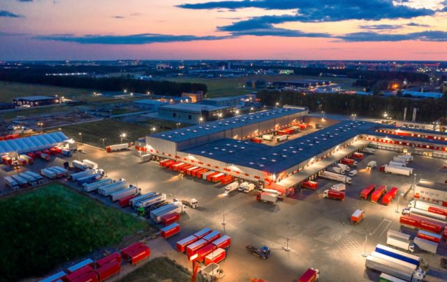 Warehouses, logistics and production halls, and distribution centres for rent and for sale, recommended by AXI IMMO real estate agency.